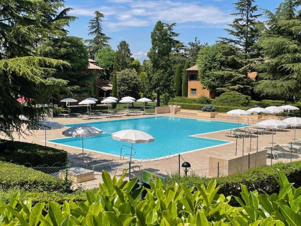 Casa Vittoria Sirmione Punta Gro Con Piscina Leilighet Eksteriør bilde